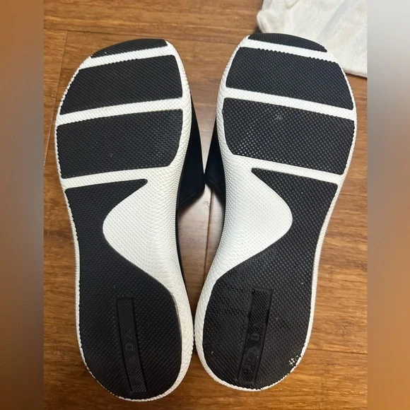 Prada Leather Slides with Rhinestone Detail Lightly Worn Size 38.5 (8)
